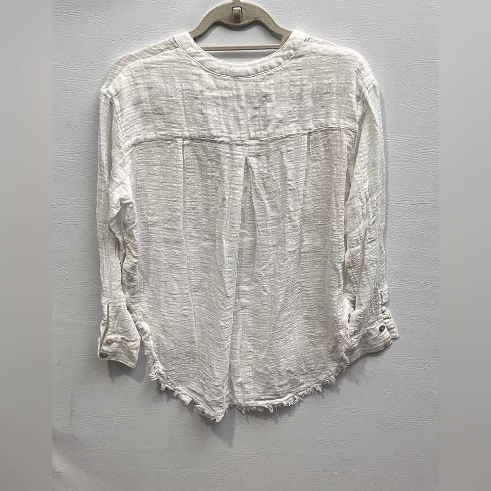 Free People Talk To Me lightweight gauzy button-down shirt in Shite Small - Picture 3 of 11